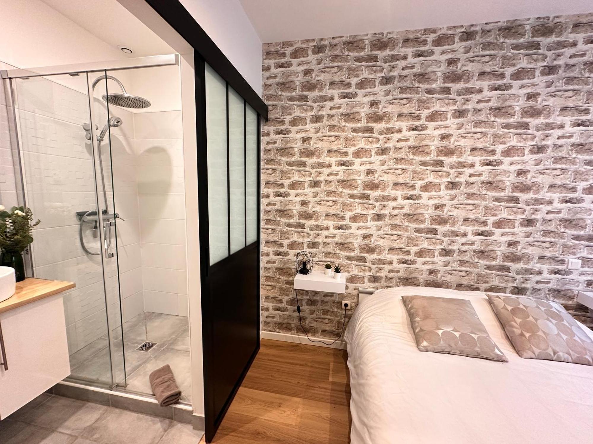 Le Remois - Charmant T2 - Renove - Parking - Cour Privative - Wifi Reims Ngoại thất bức ảnh