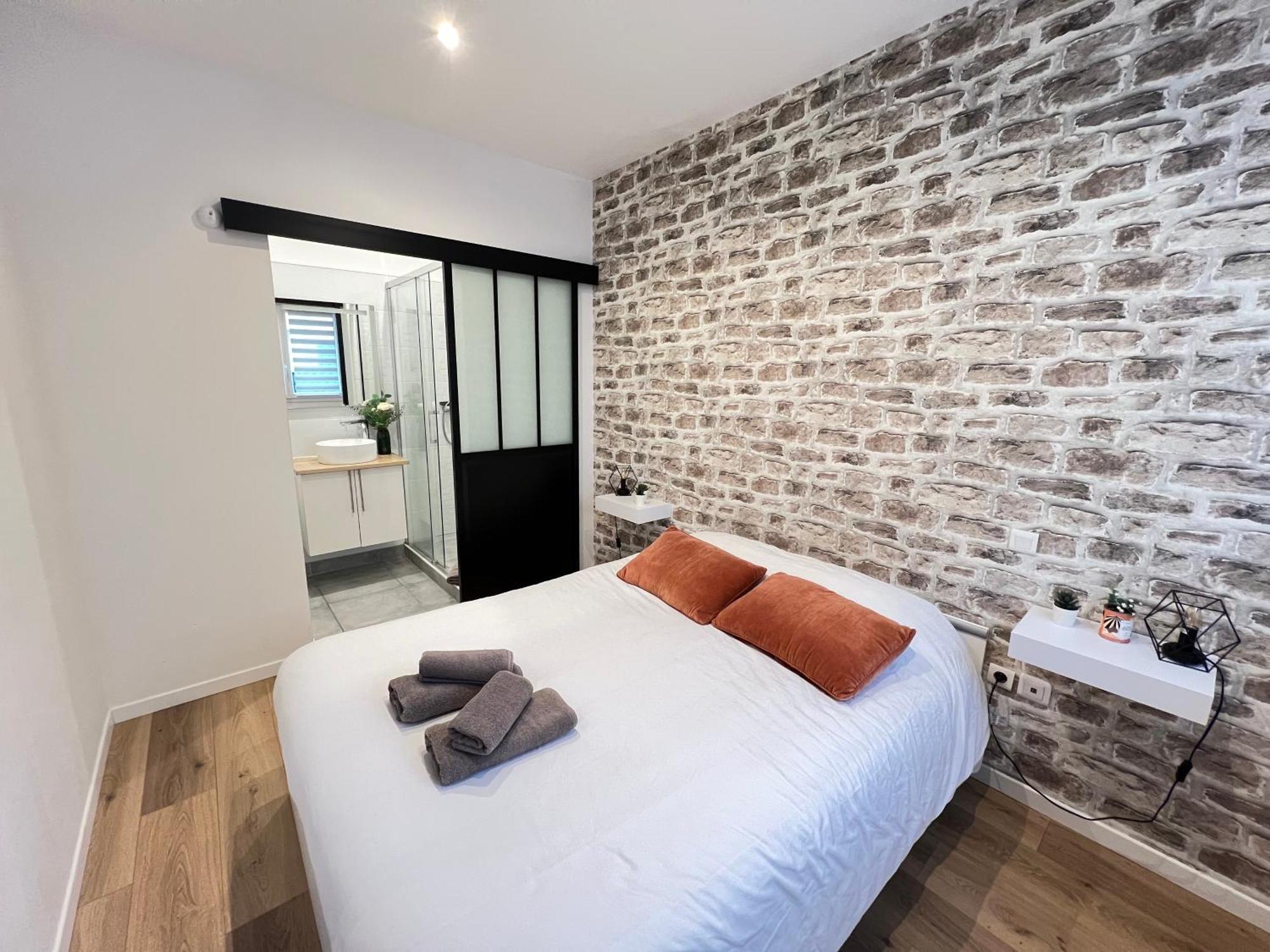 Le Remois - Charmant T2 - Renove - Parking - Cour Privative - Wifi Reims Ngoại thất bức ảnh