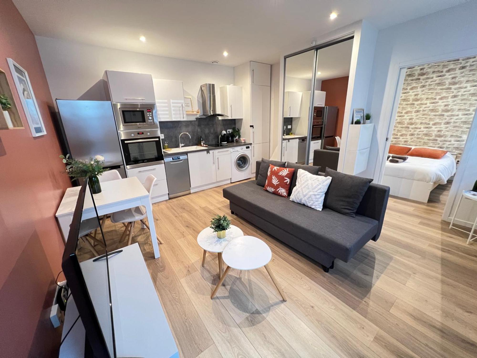 Le Remois - Charmant T2 - Renove - Parking - Cour Privative - Wifi Reims Ngoại thất bức ảnh